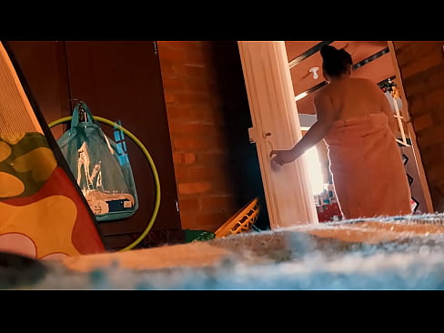 ❤️ Чичо ми ме последва под душа и ме чука, докато си взимам душ. ❤️ Слуги в bg.libporno.ru